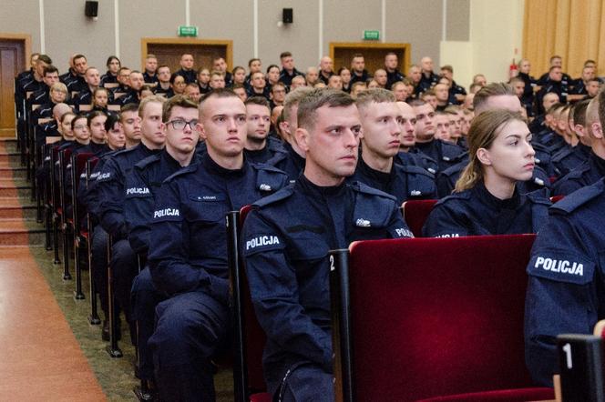 300 słuchaczy rozpoczęło szkolenie podstawowe w słupskiej Szkole Policji