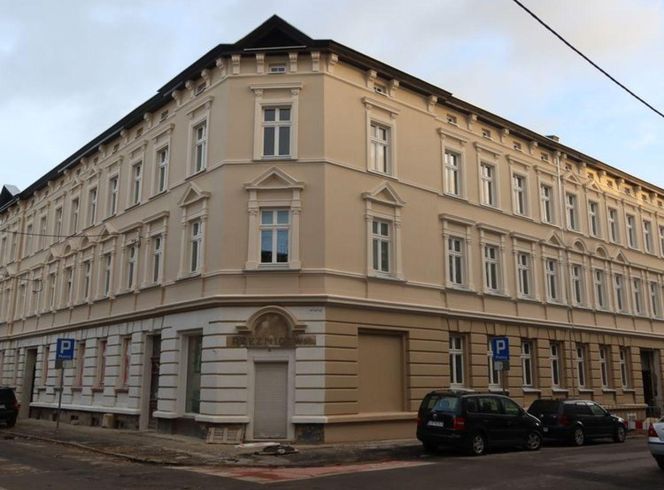 Podczas remontu odkryto niedwuznaczny napis sprzed 100 lat. Mówi wprost o tym, działo się w kamienicy w międzywojniu