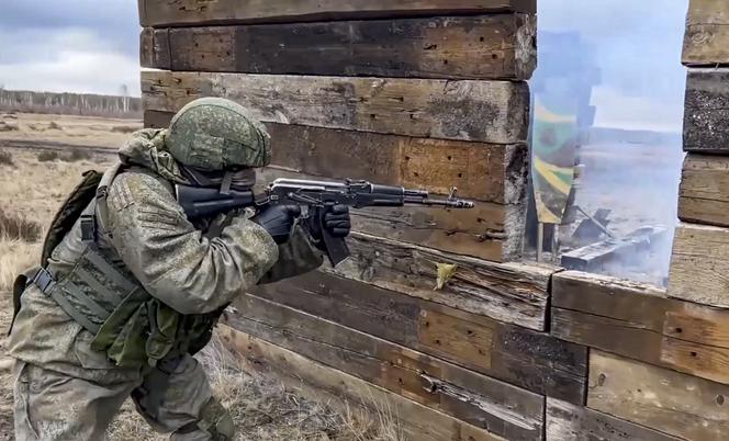 Rosja NIE WYCOFUJE WOJSKA! Kolejne 7 tys. żołnierzy nad granicą z Ukrainą
