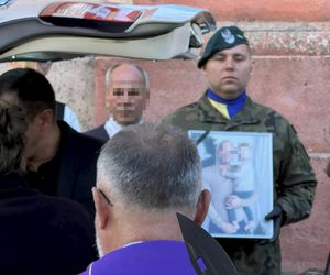 Zginęli w tragicznym wypadku. Ojciec z synkiem spoczęli w jednej trumnie