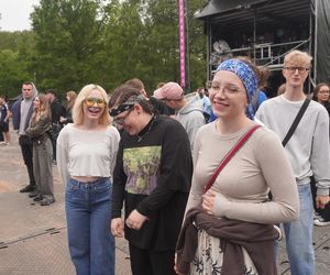 Kortowiada 2025. Koncerty na Plaży Kortowskiej przyciągnęły tłumy. Tak wyglądał drugi dzień imprezy!