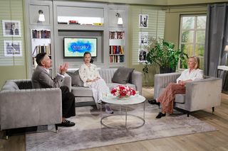 Barbara Bursztynowicz w najmodniejszej koszuli tego sezonu. Ideał dla kobiet dojrzałych