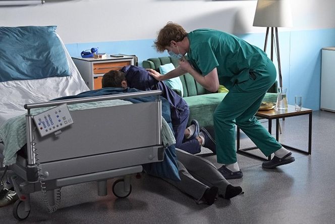 Pierwsza miłość, odcinek 4060: Angelika (Patrycja Franczak), Filip (Dominik Smaruj), Radek Bilewicz (Karol Biskup)