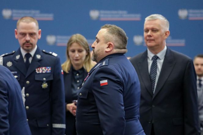 Z narażeniem życia ratowali innych. 81 policjantów odebrało medale 