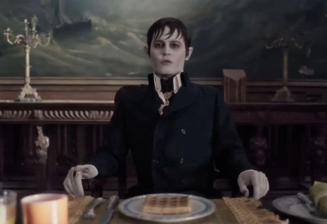 Johnny Depp jako Barnabas Collins w filmie "Mroczne Cienie"