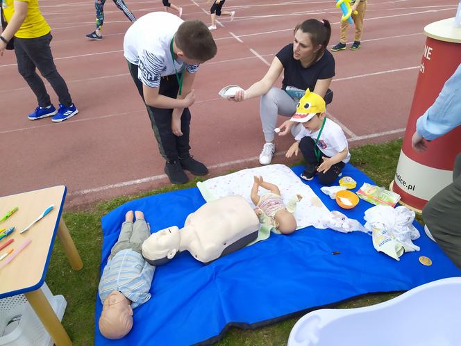 Zobacz uczestników maratonu charytatywnego zorganizowanego przez siedlecką Siedemnastkę