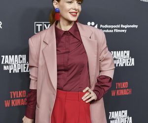 To najmodniejszy kolor tego sezonu. Karolina Gruszka pokazuje, jak go nosić