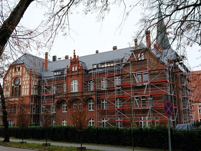 Państwowa Szkoła Muzyczna w Szczecinku po remoncie dachu
