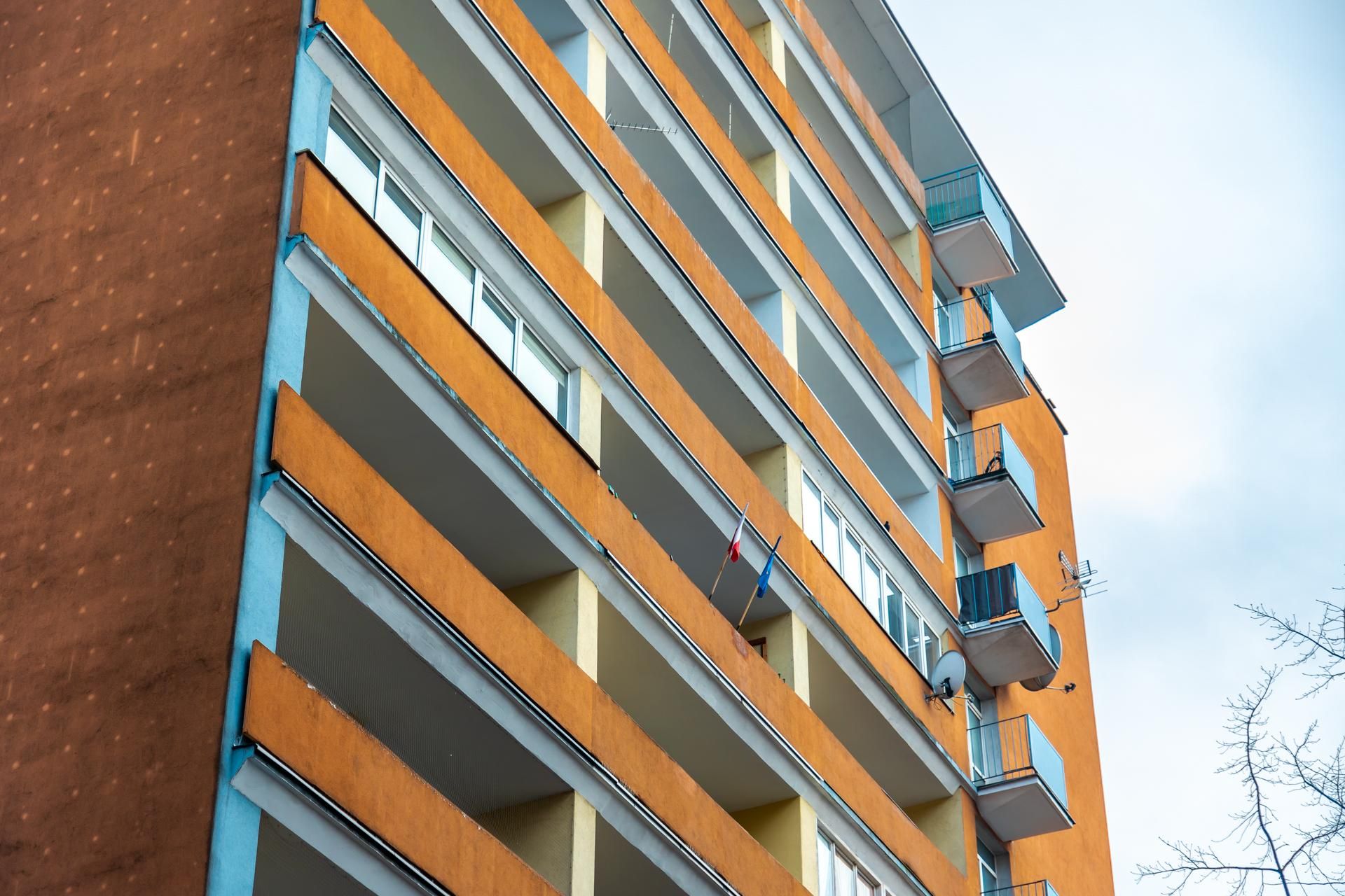 Blok na Madalińskiego 57 w Warszawie