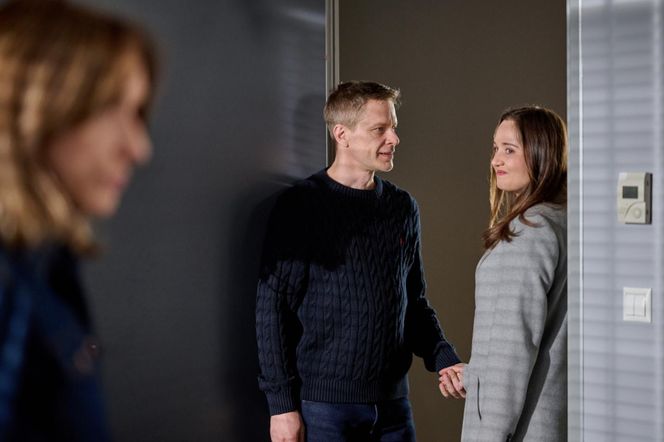 Na Wspólnej odc. 4058: Robert Tadeusiak (Dariusz Wnuk), Aneta Siwek (Dorota Krempa)