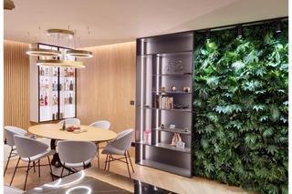 Zielona ściana w mieszkaniu