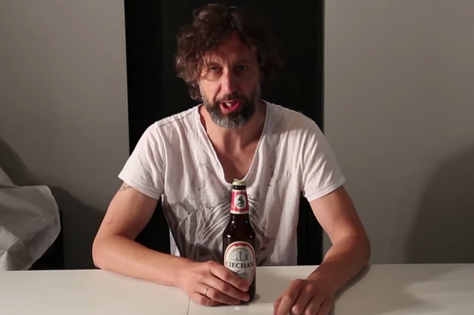 Właściciel Ciechana vs Michalczewski: Szymon Majewski pokazuje, 'jak po męsku wypić Ciechana! VIDEO