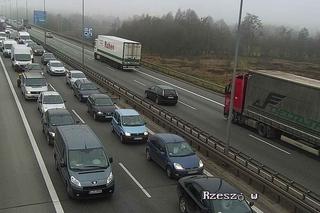 Gigantyczny korek na autostradzie A4 w Krakowie