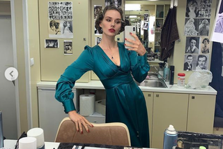 Dominika Kachlik jako Janina Markowska na planie serialu Erynie