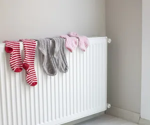 Ten popularny sposób suszenia ubrań generuje ogromne koszty. Może być też niebezpieczny dla zdrowia