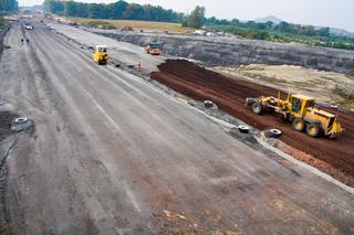 Drogi i autostrady: Ministerstwo Infrastruktury zrealizowało 1/3 obietnic 