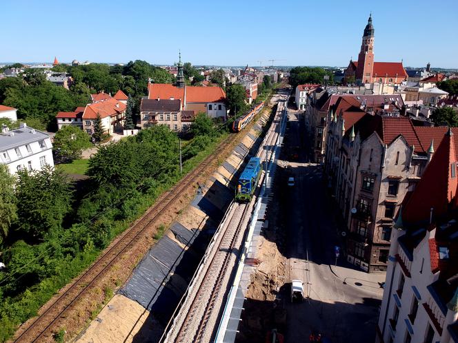 Kraków: Pierwsza lokomotywa przejechała po nowych estakadach kolejowych na Grzegórzkach