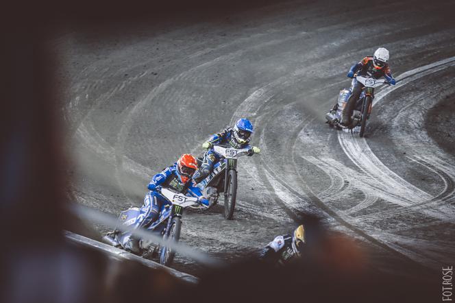 Bartosz Zmarzlik obronił tytuł mistrza świata na Motoarenie. Zdjęcia z toru i trybun
