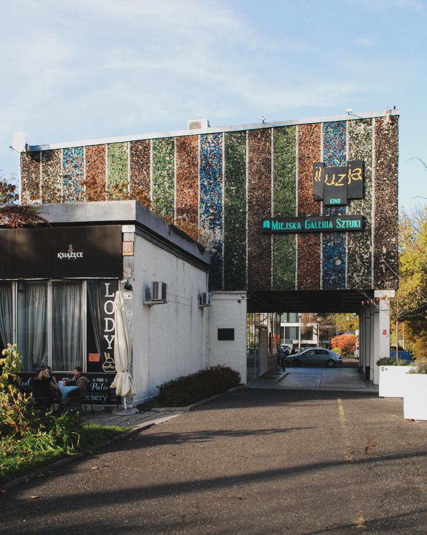 Miejska Galeria Sztuki w Częstochowie - zdjęcia. Budynek z PRL-u grał w serialu Rojst