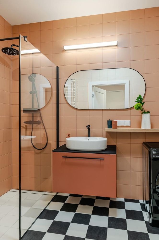 Kolorowe mieszkanie w stylu kalifornijskiego modernizmu