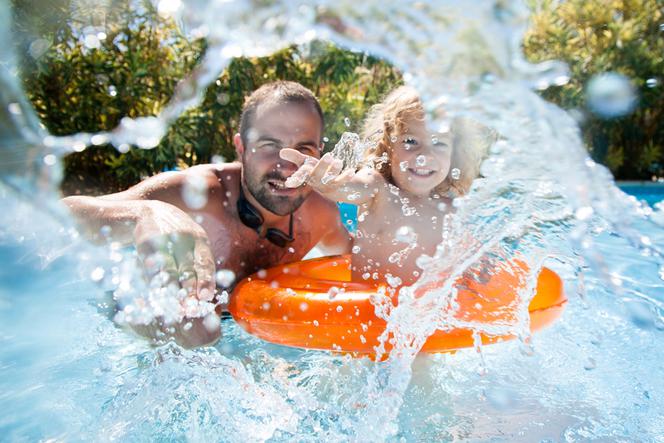 Bezpieczne wakacje z dzieckiem nad wodą