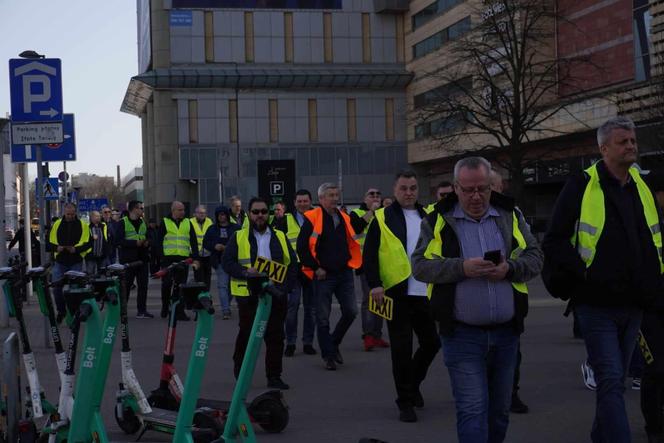 Strajk taksówkarzy w Warszawie (27.03)