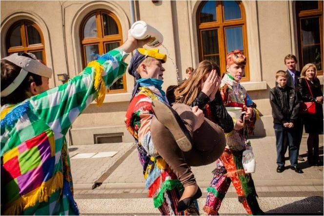 Śmigus dyngus w Wilamowicach. Tak było na śmierguście 10 lat temu