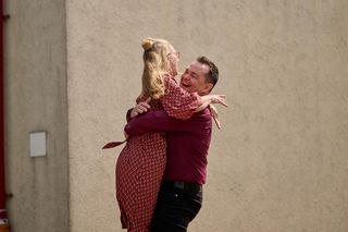 Na Wspólnej odc 4089. Renata (Marta Jankowska), Sławek (Mariusz Słupiński)