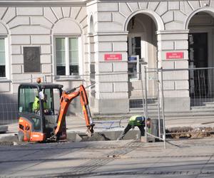 Trwa rewitalizacja Rynku w Kielcach. Ma być więcej zieleni. Zobacz postępy prac