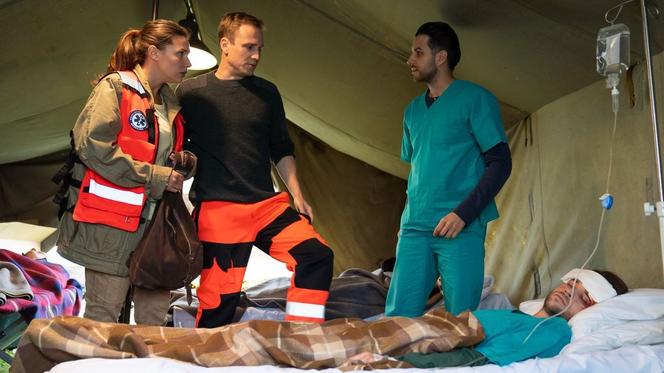 Na dobre i na złe odc. 856. Tadek (Marcin Urbanke), Michał (Mateusz Janicki), Olena (Tetiana Malkova) 