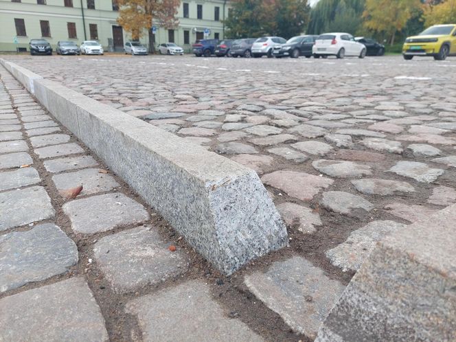 Plac Solny w Bydgoszczy wygląda teraz jak w XIX wieku. Wystarczyło zdjąć starą nawierzchnię