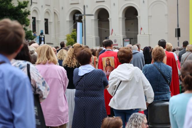 75 lat temu obraz Matki Boskiej w Lublinie zapłakał. Wierni uczcili rocznicę „Cudu lubelskiego” procesją różańcową