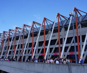 Kongres Świadków Jehowy Białystok 2024. Tłumy wiernych na Stadionie Miejskim