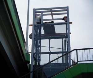 Rewolucja na stacji PKP Gocławek. Drogowcy montują nowe windy. Co się zmieni?