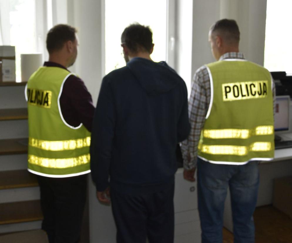Policjanci z Bełchatowa zatrzymali złodzieja książek. 37-latek tłumaczył się, że zbiera złom