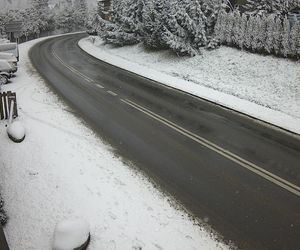 Wystarczy 1 sekunda nieuwagi! Zapowiadają ślizgawicę i śnieg