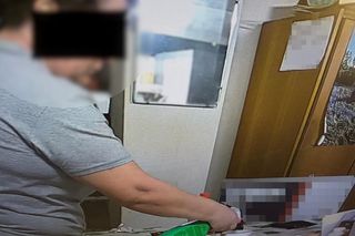 Kobieta dolewała żrące substancje koleżance z pracy