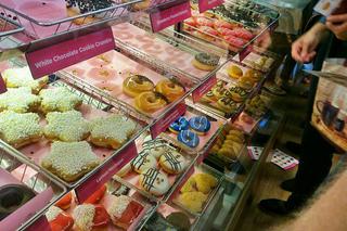 8 Dunkin' Donuts zawitał do Łodzi. Na Piotrkowskiej kolejki