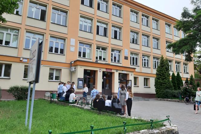 Opolski ratusz - szkoły podstawowe są gotowe na powrót najmłodszych uczniów