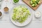 Soczysta surówka z kapusty pekińskiej i świeżego ogórka – lekka, chrupiąca i pełna smaku!