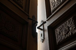 Włamanie do kościoła w Żorach. Co złodziej ukradł i wypił na miejscu przestępstwa?