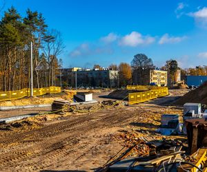 Budowa tunelu pod torami przy PKP Warszawa Wesoła