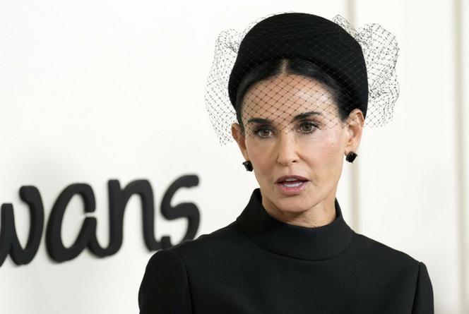 Demi Moore znalazła dwa razy młodszego! 61-latka poderwała 34-letniego piosenkarza