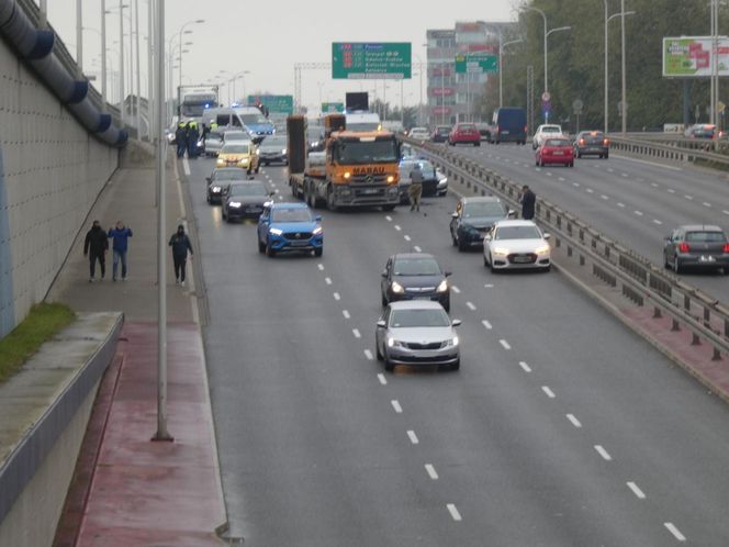 Warszawa. Pościg za kradzionym autem 