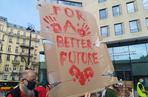 Kolorowy marsz dla klimatu przeszedł ulicami Warszawy