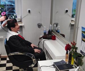 Joanna Senyszyn robi się na bóstwo w salonie fryzjerskim!