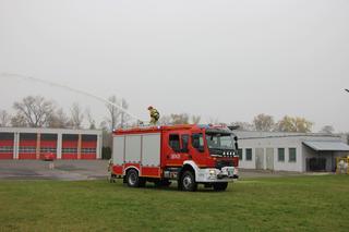 Strażacy z Leszna mają nowy wóz. Ma to, czego nie mają inne pojazdy