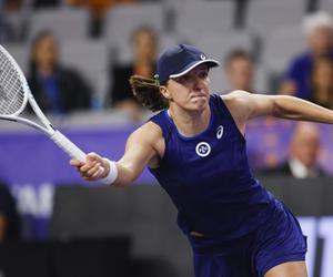 Iga Świątek zaczęła występ w Dubaju od zwycięstwa! Caroline Garcia pokonana w dwóch setach!  
