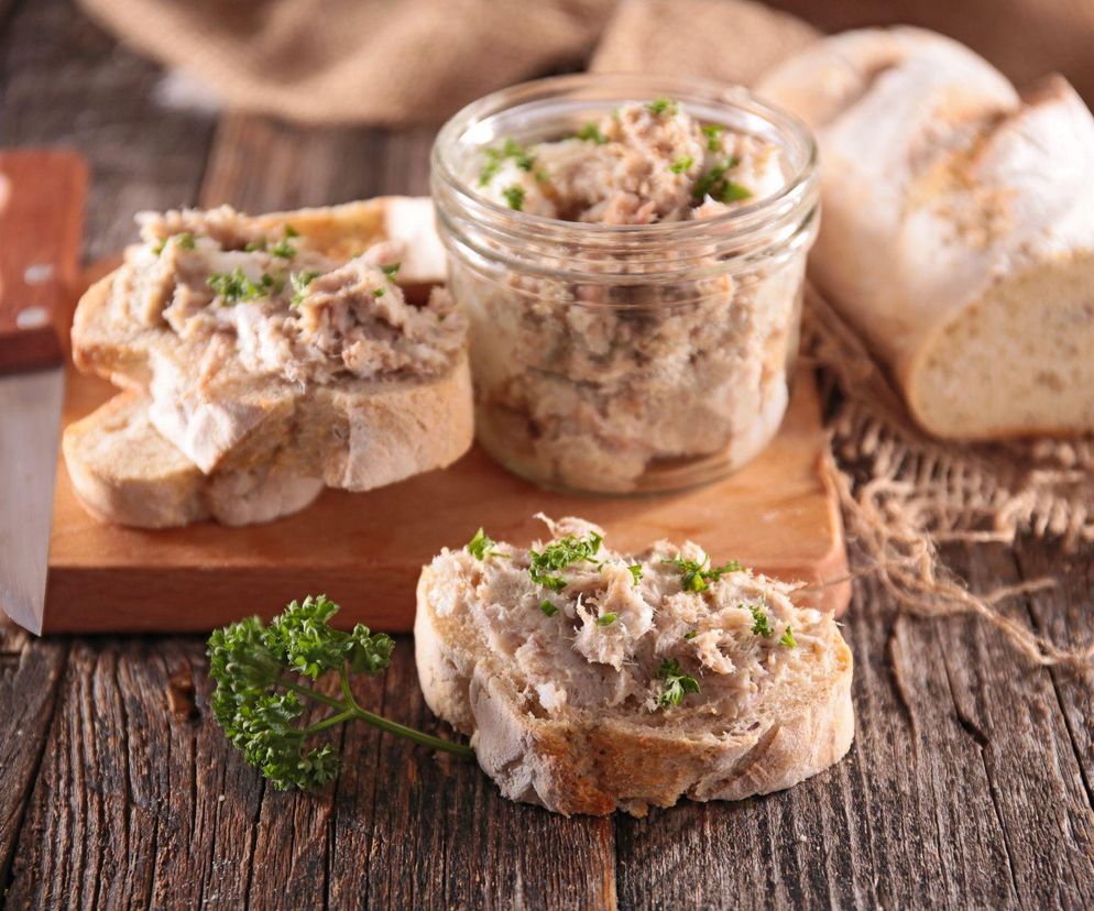Pyszna i aromatyczna pasta mięsna do chleba. Sekretem jej smaku są nieoczywiste składniki 