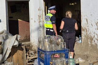 Policjanci z Grudziądza pomagali powodzianom z Kłodzka